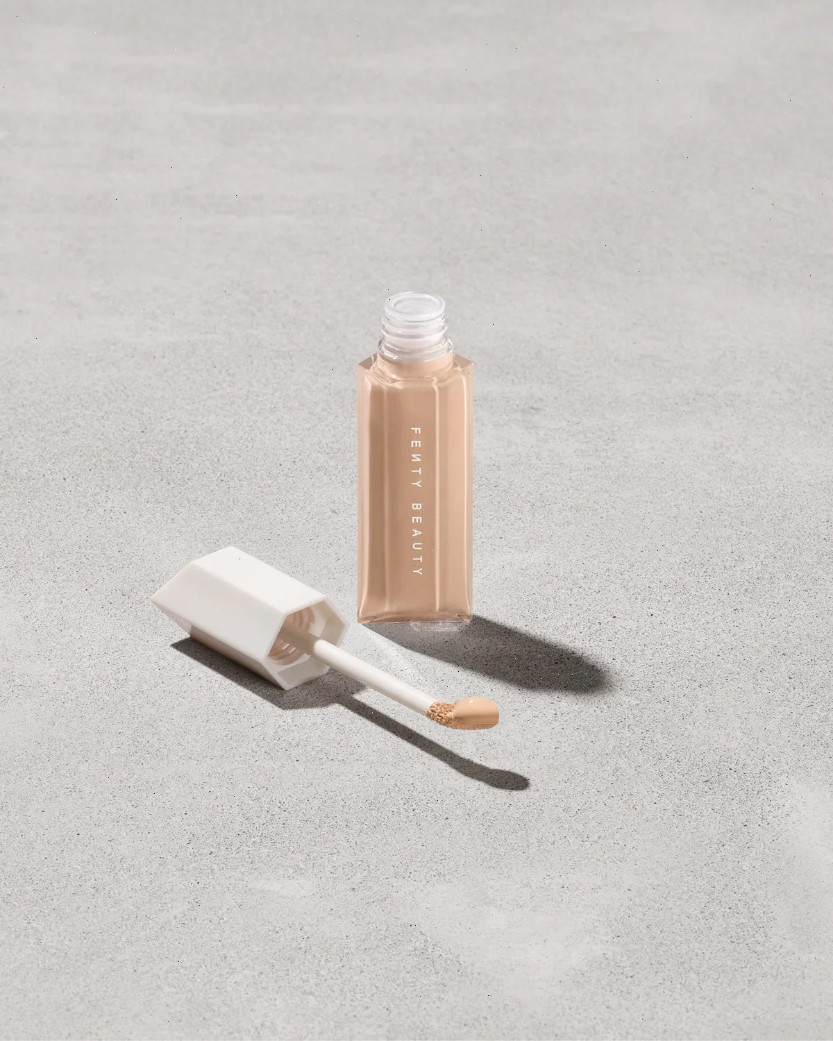 We're Even Hydrating Longwear Concealer — 200C