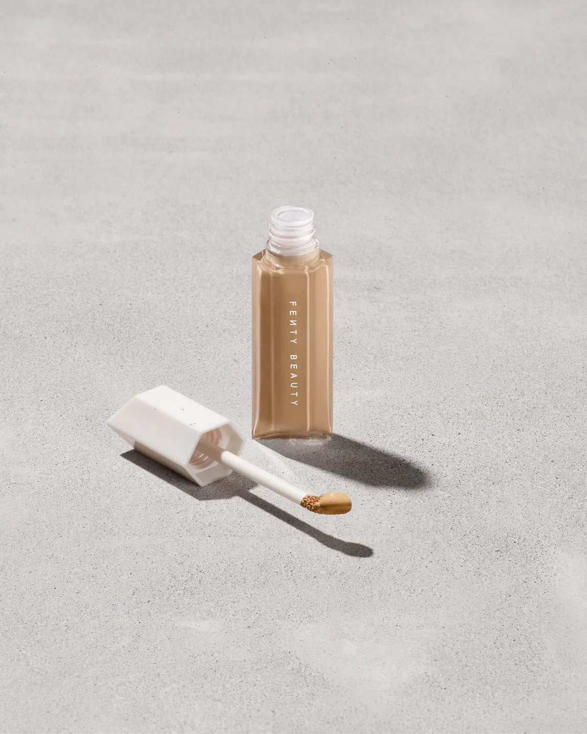 We're Even Hydrating Longwear Concealer — 265W