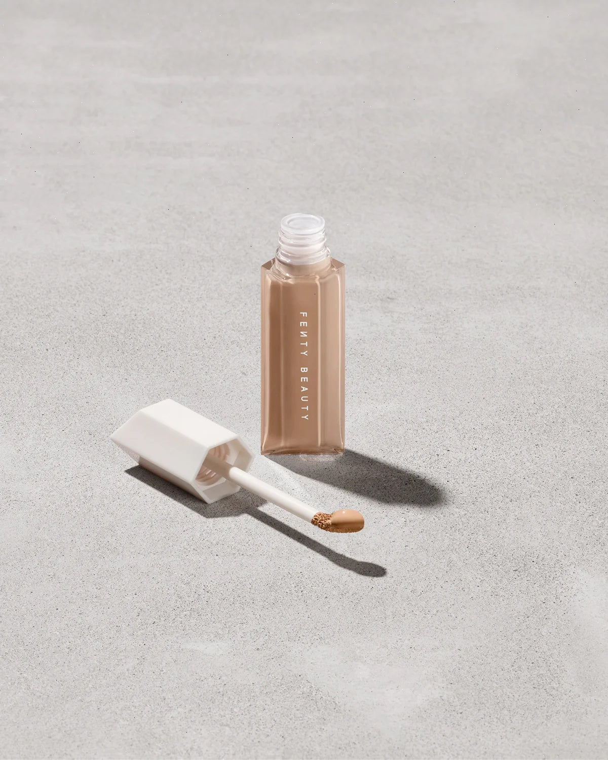 We're Even Hydrating Longwear Concealer — 280C