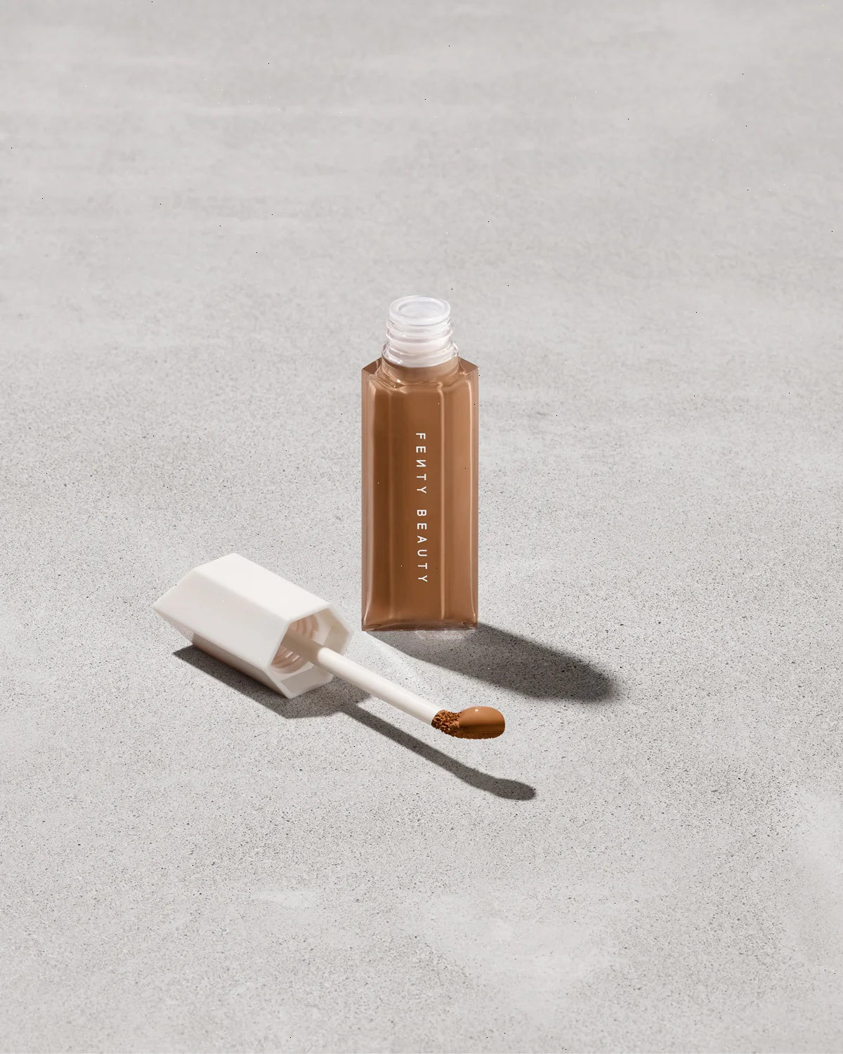 We're Even Hydrating Longwear Concealer — 390C
