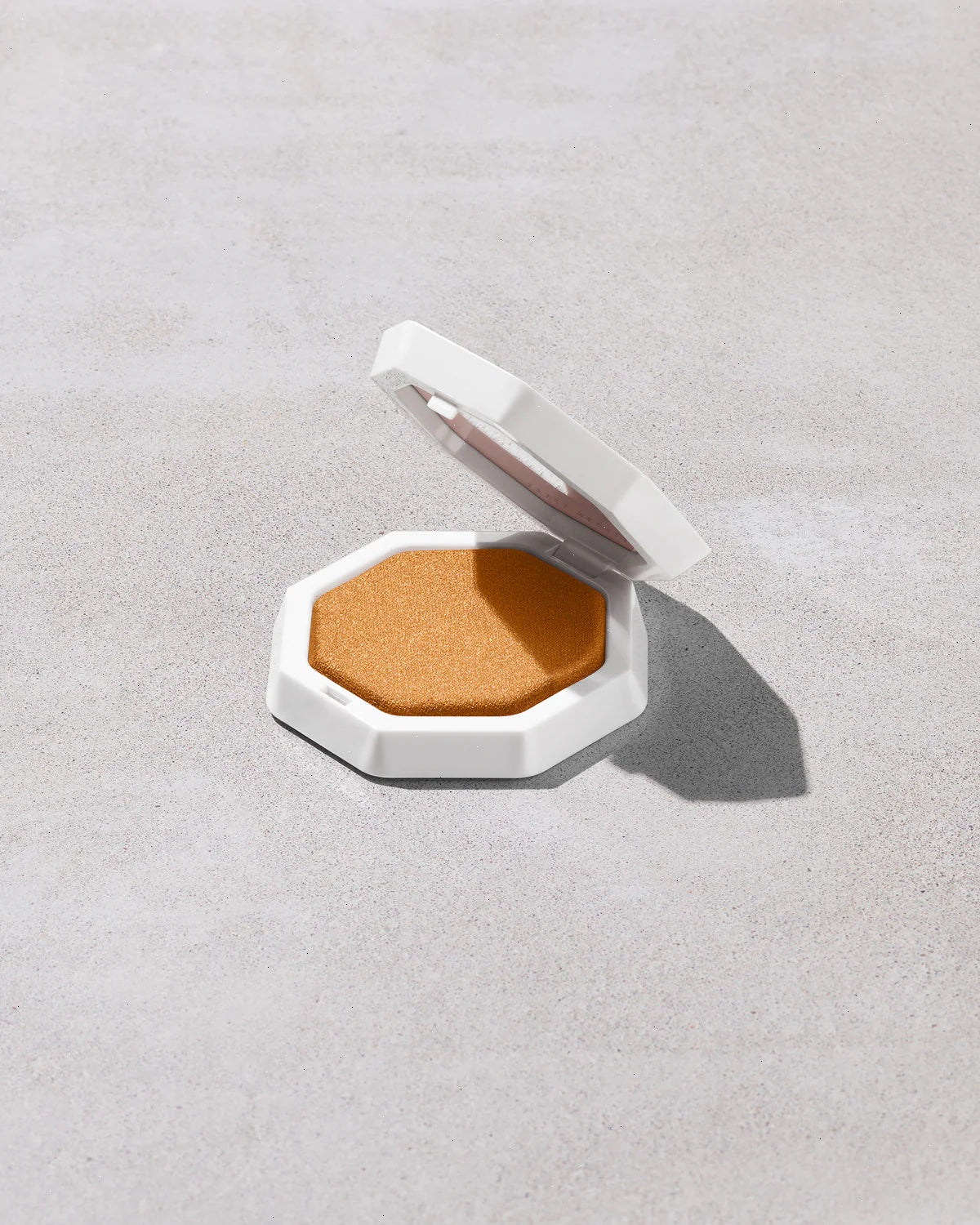 Demi'glow Light-Diffusing Highlighter — Rich Hunnie